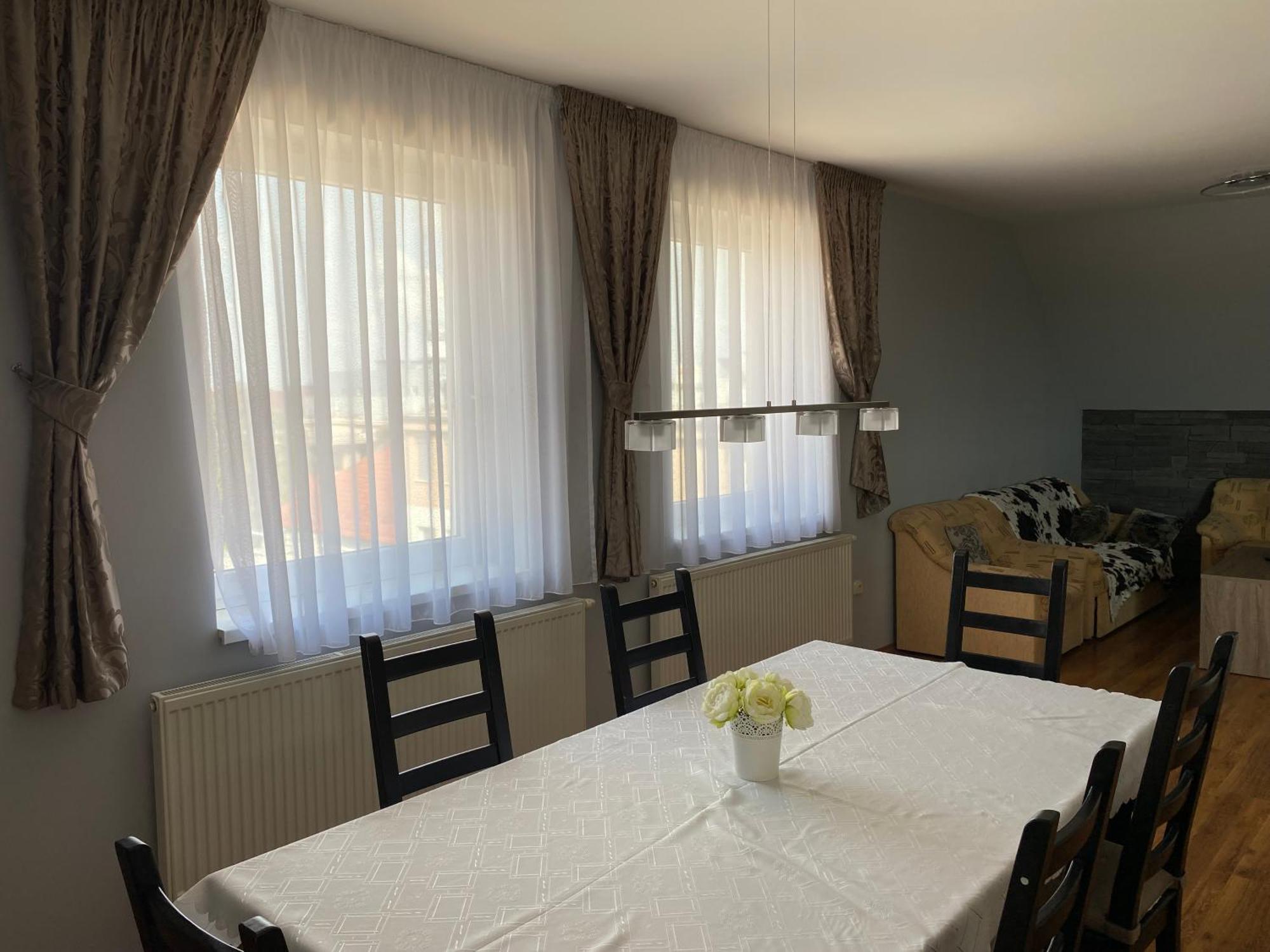 Spacious Apartment In Town Centre Nové Zámky エクステリア 写真