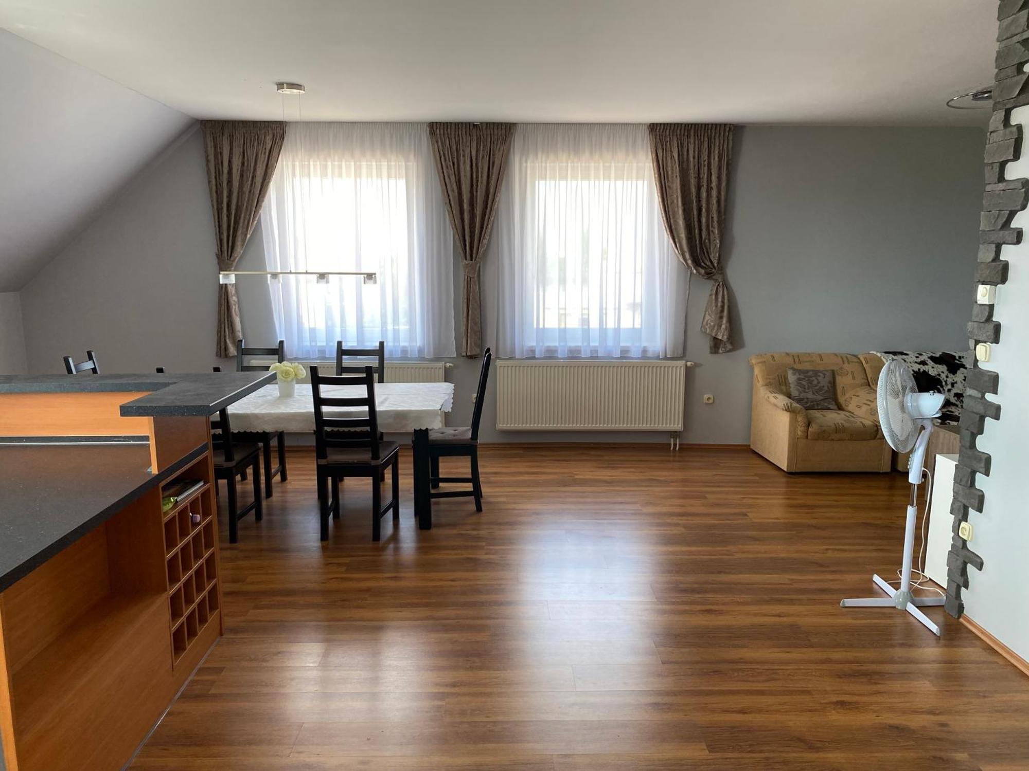 Spacious Apartment In Town Centre Nové Zámky エクステリア 写真