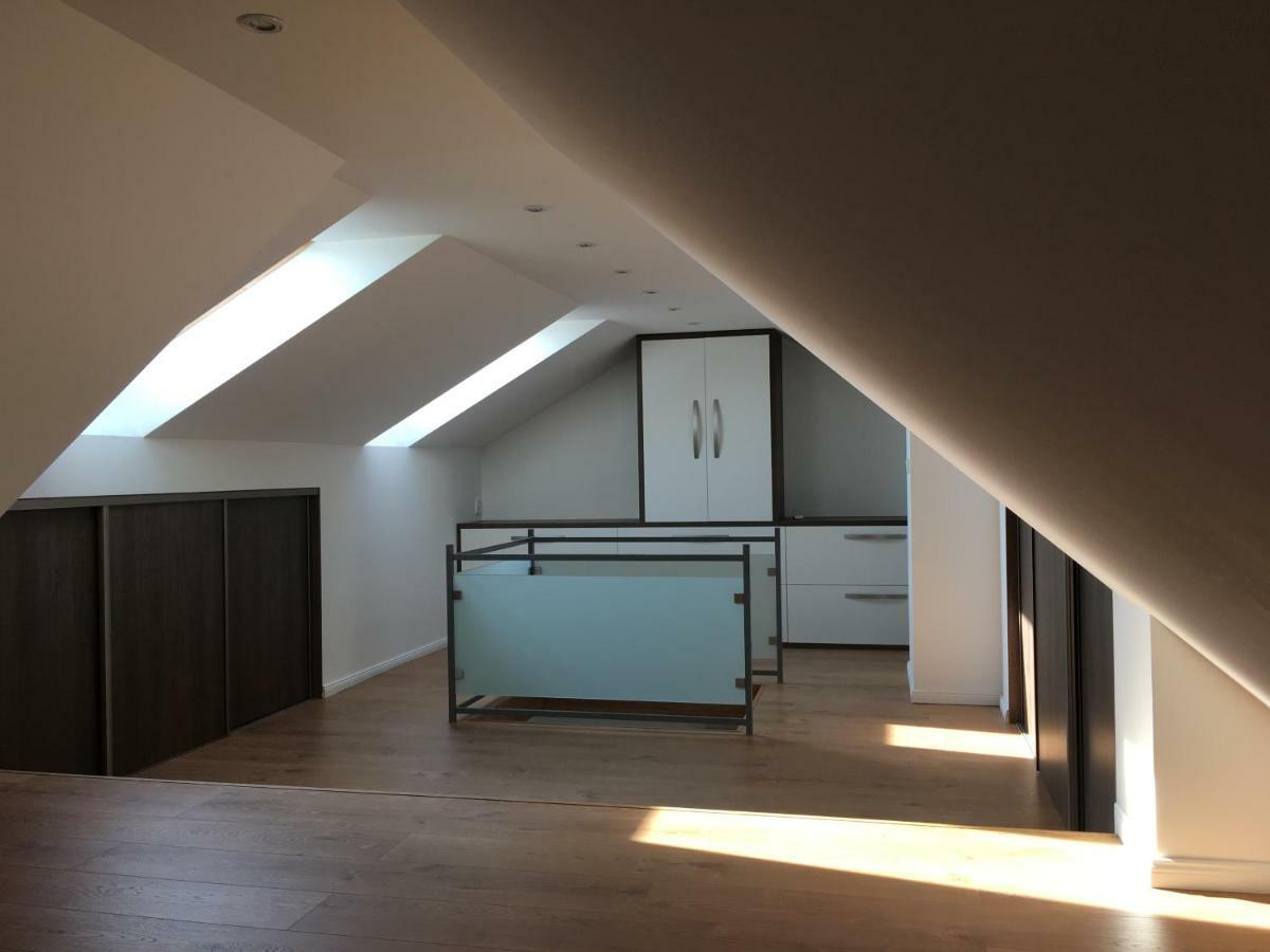 Spacious Apartment In Town Centre Nové Zámky エクステリア 写真