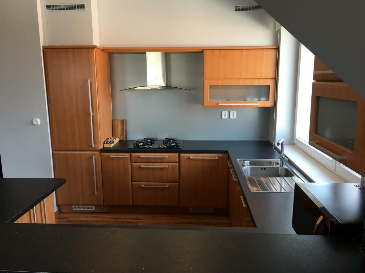 Spacious Apartment In Town Centre Nové Zámky エクステリア 写真